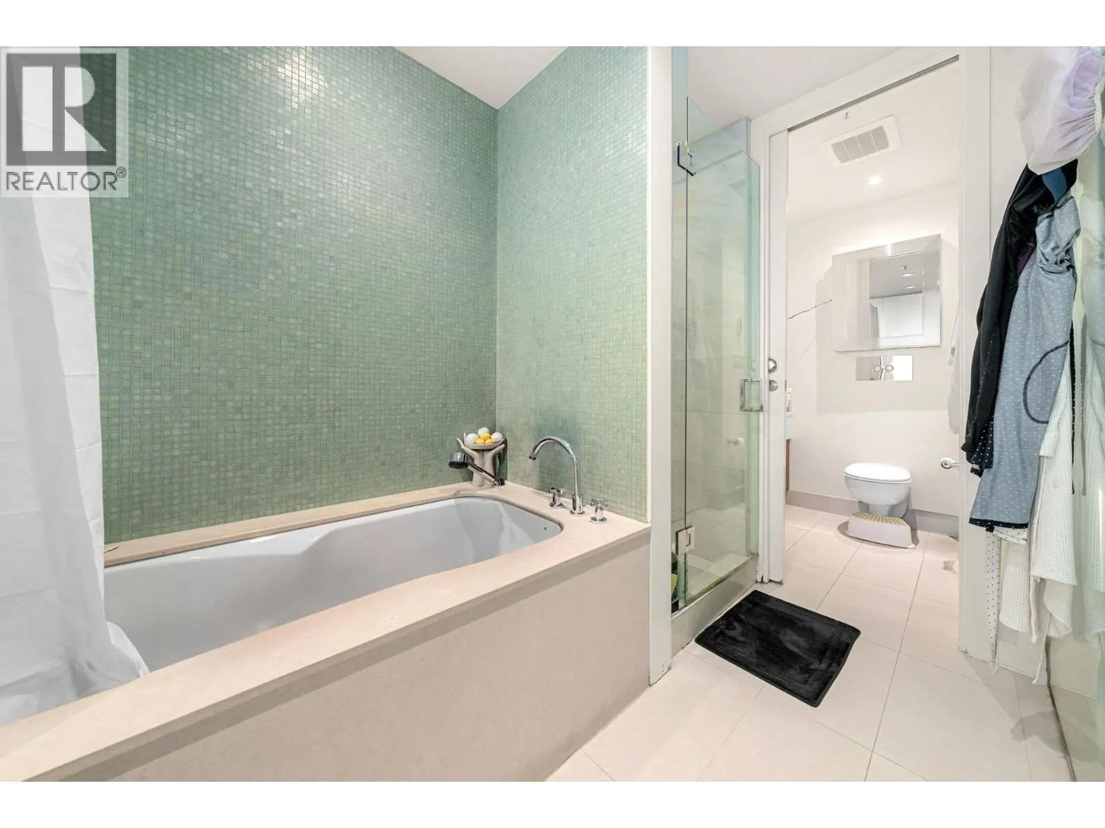 4006 1077 W CORDOVA STREET