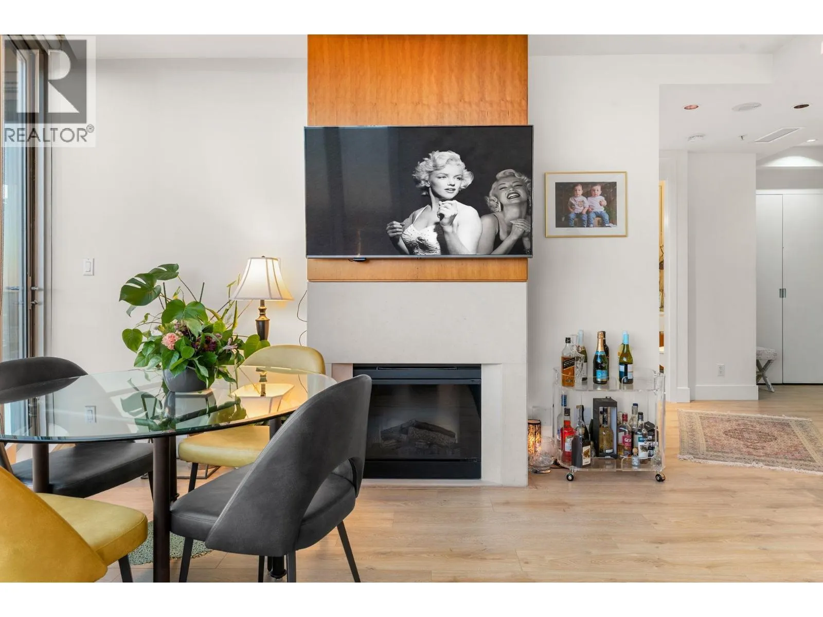 4006 1077 W CORDOVA STREET