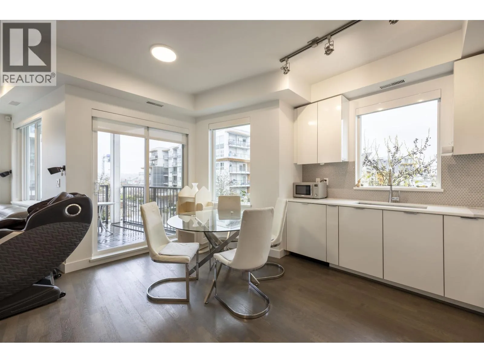 312 10011 RIVER DRIVE