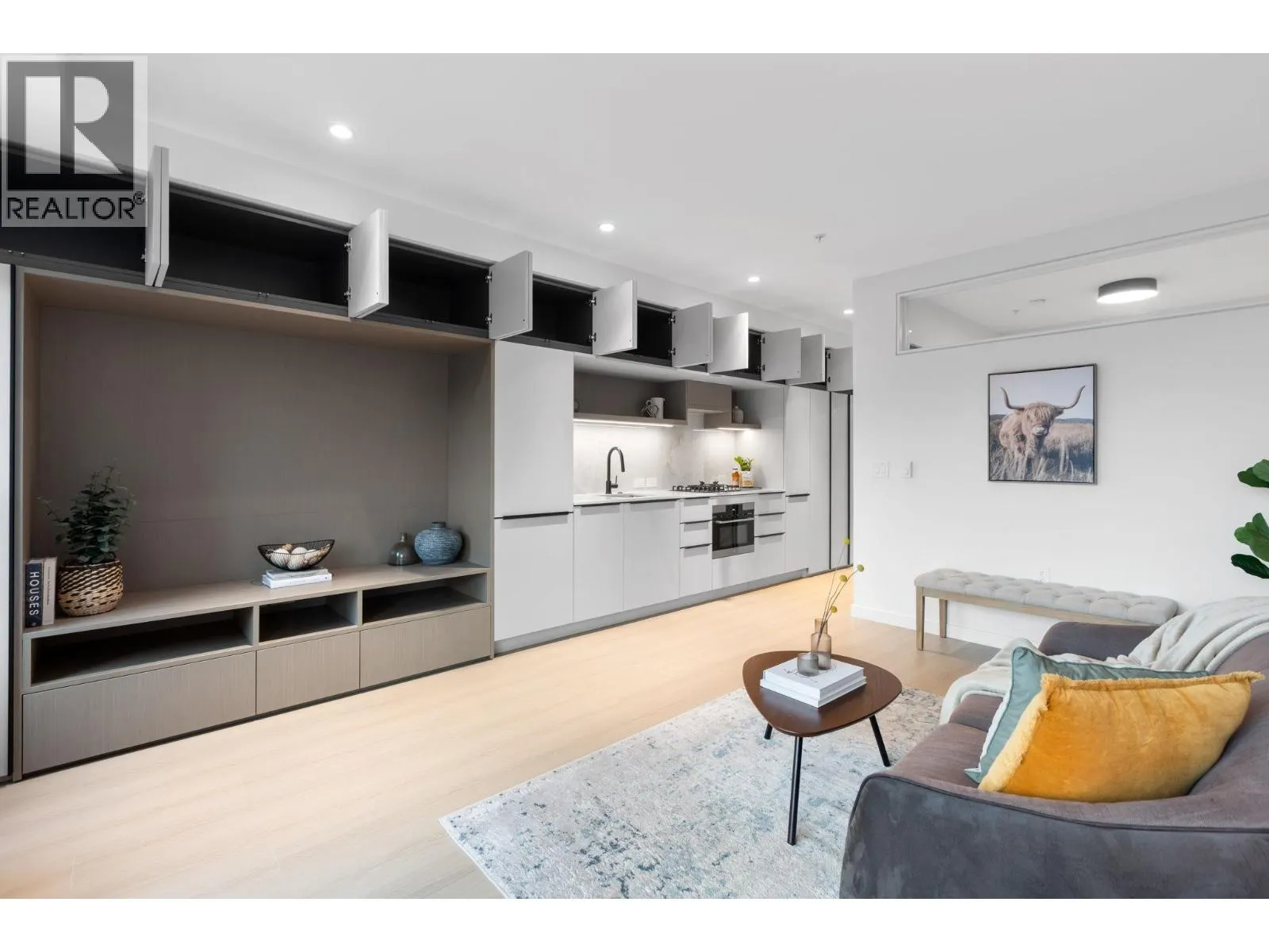 210 2015 ST. JOHNS STREET