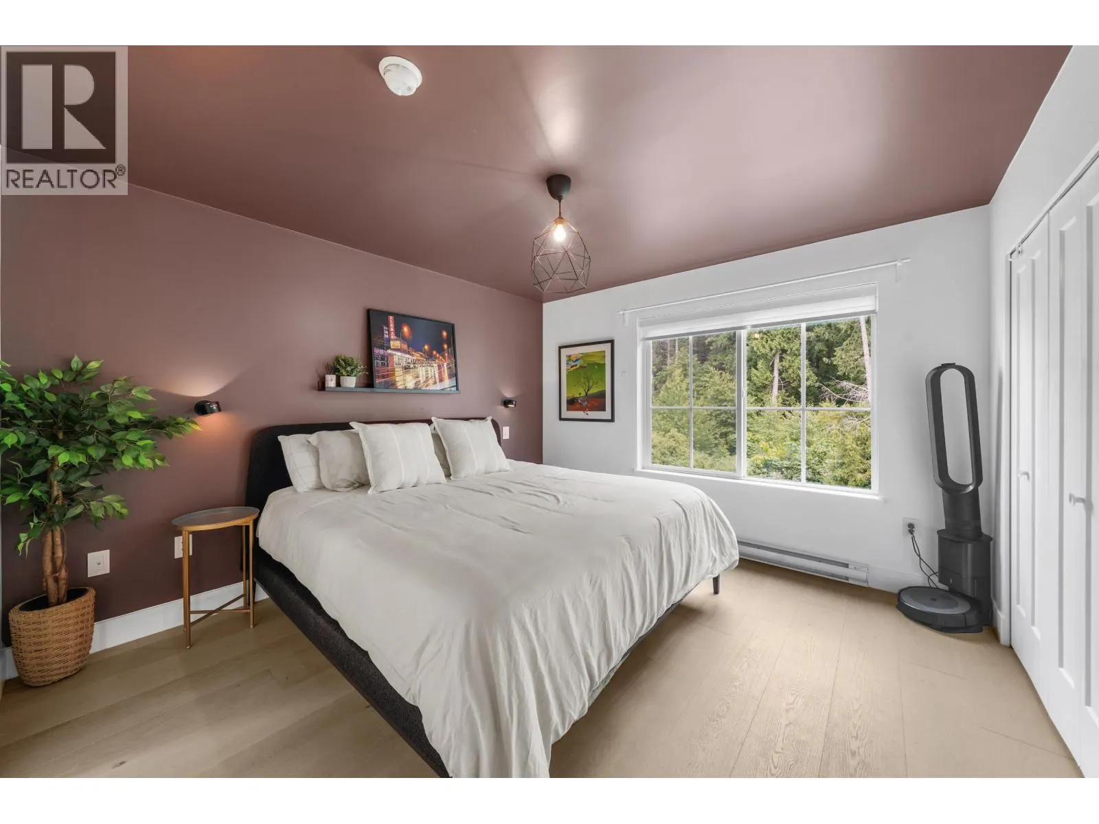 13 4638 ORCA WAY