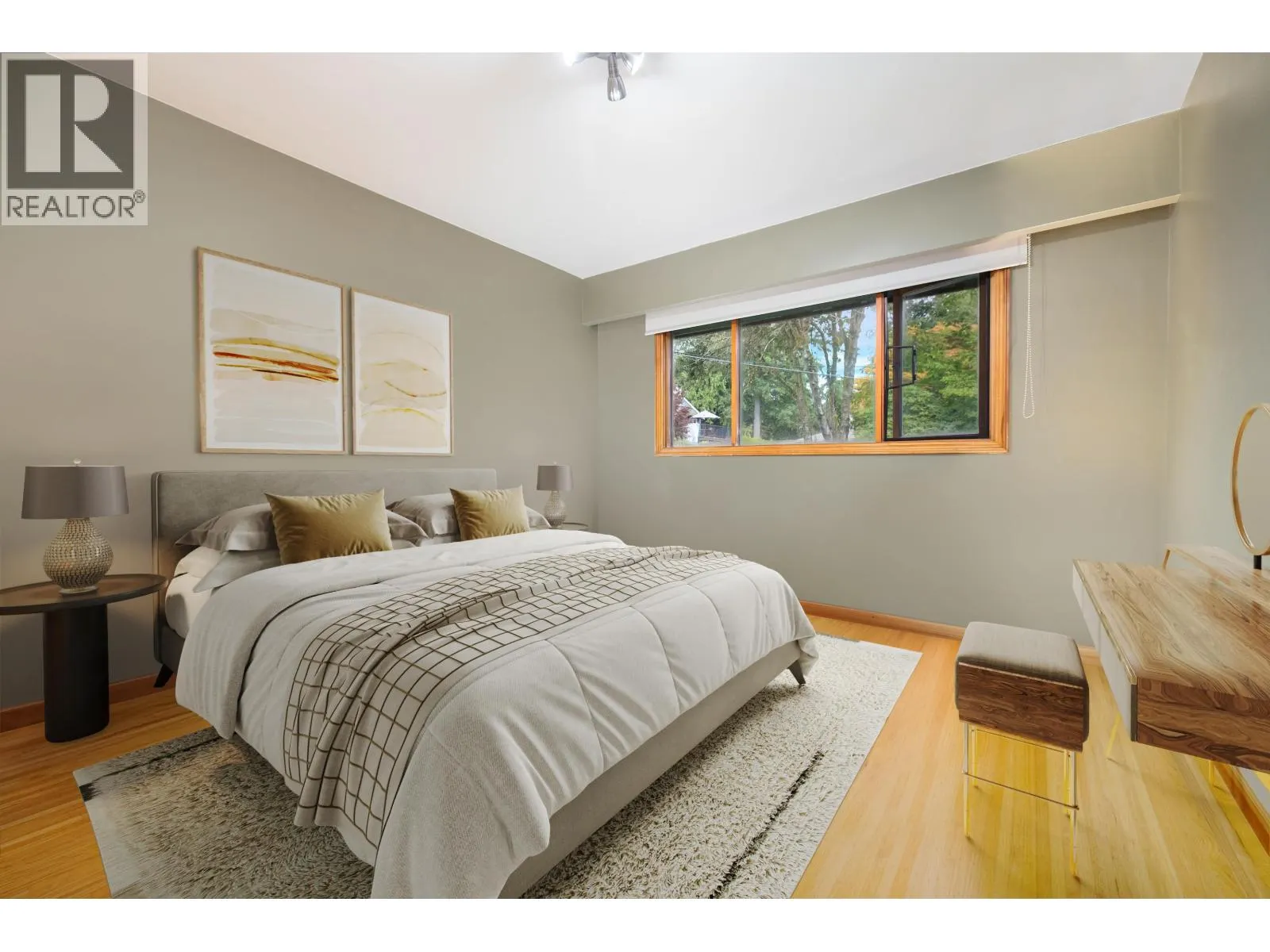 1561 MERLYNN CRESCENT