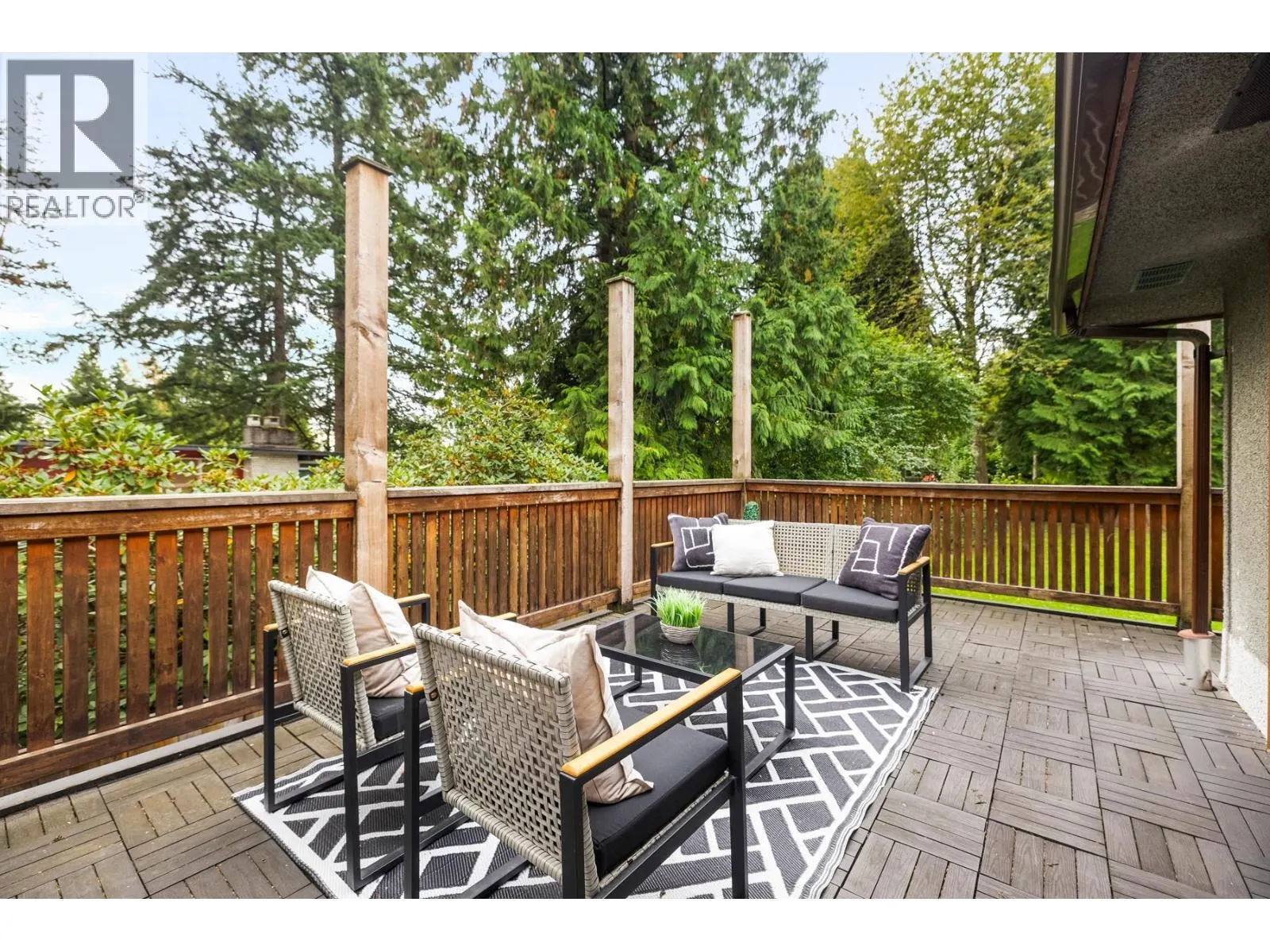 1561 MERLYNN CRESCENT