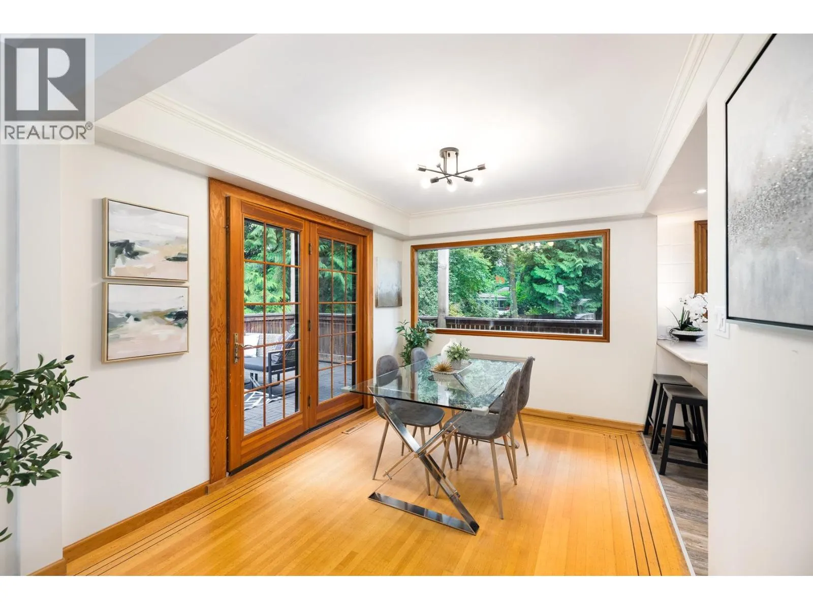 1561 MERLYNN CRESCENT