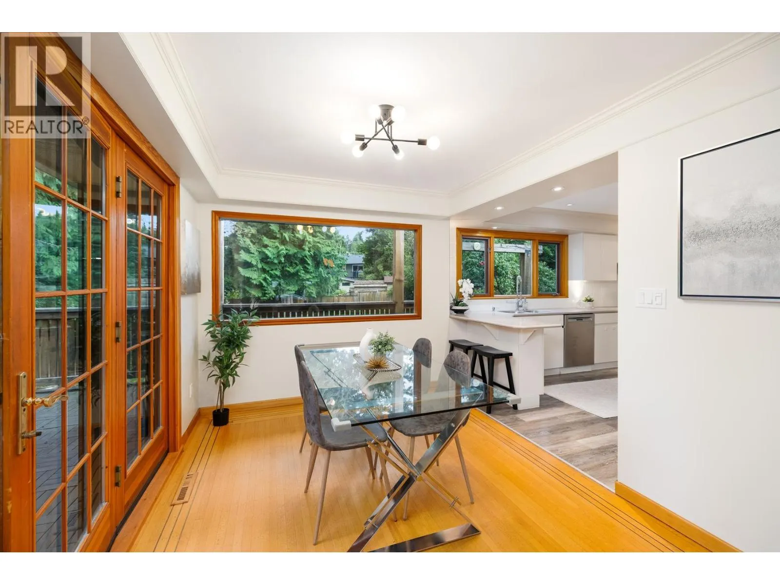 1561 MERLYNN CRESCENT