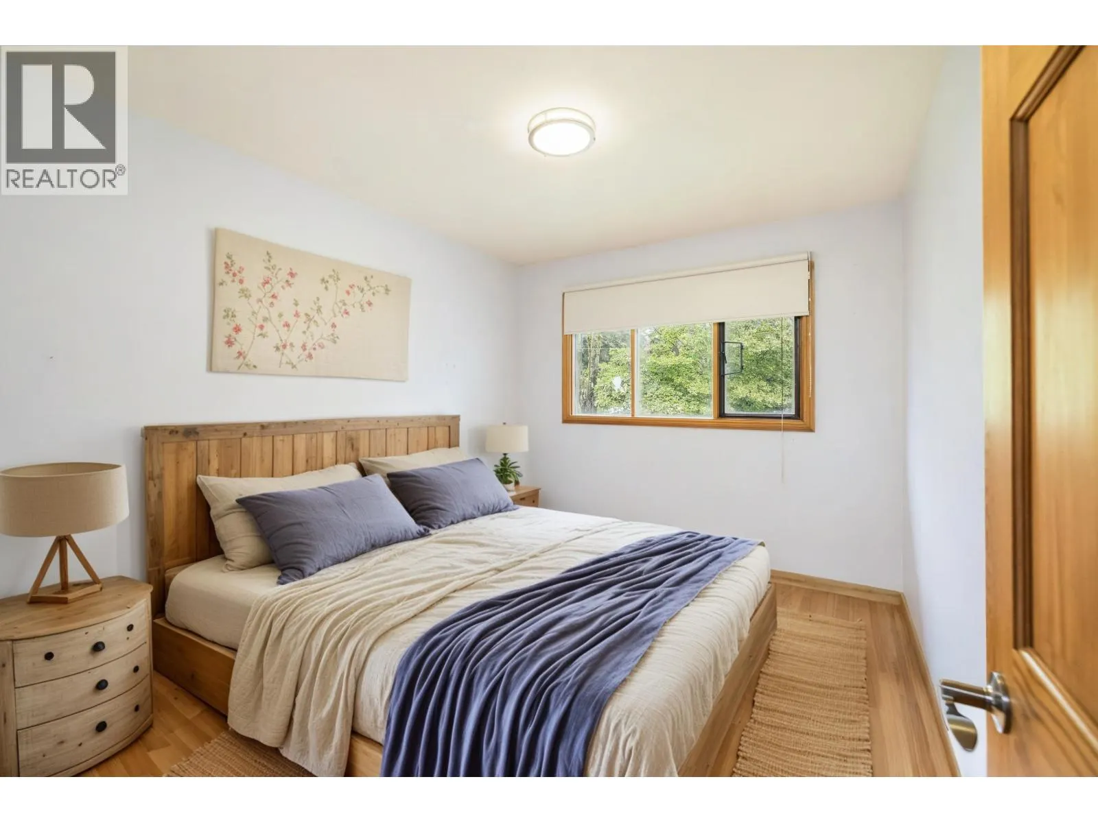 1561 MERLYNN CRESCENT