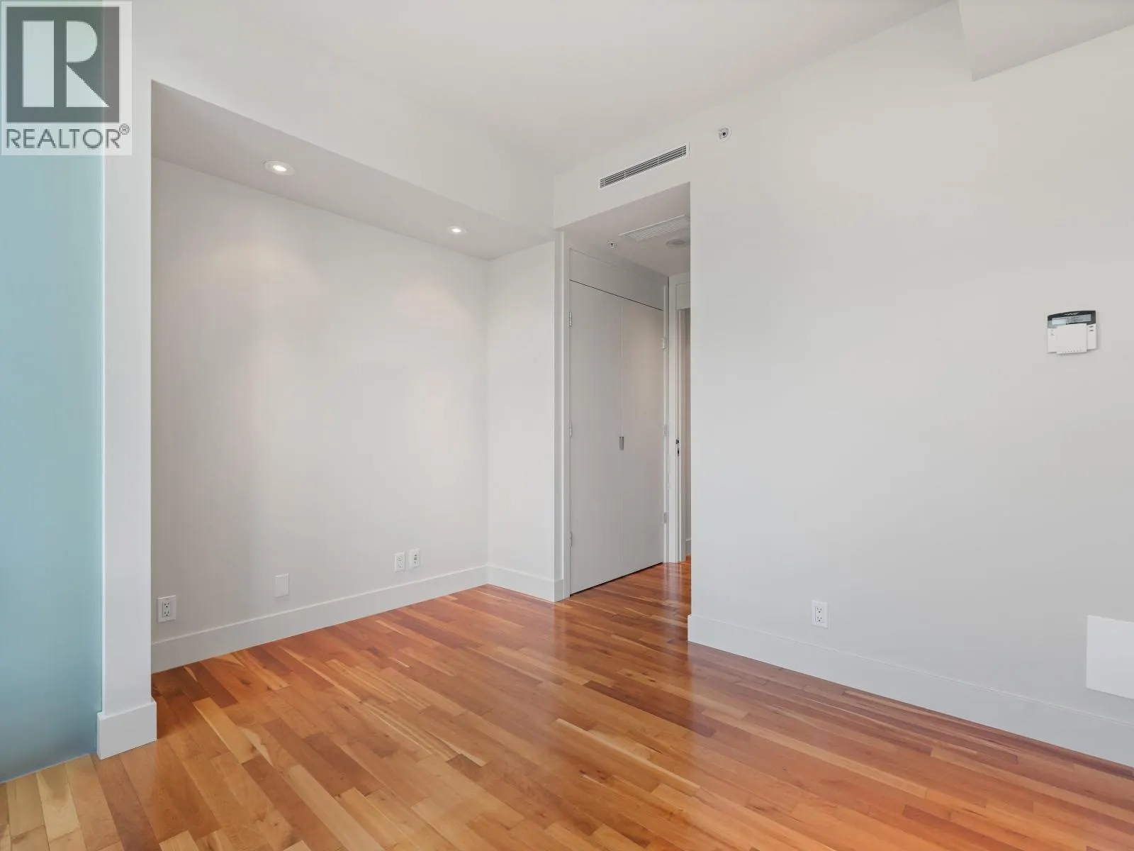 2803 1077 W CORDOVA STREET