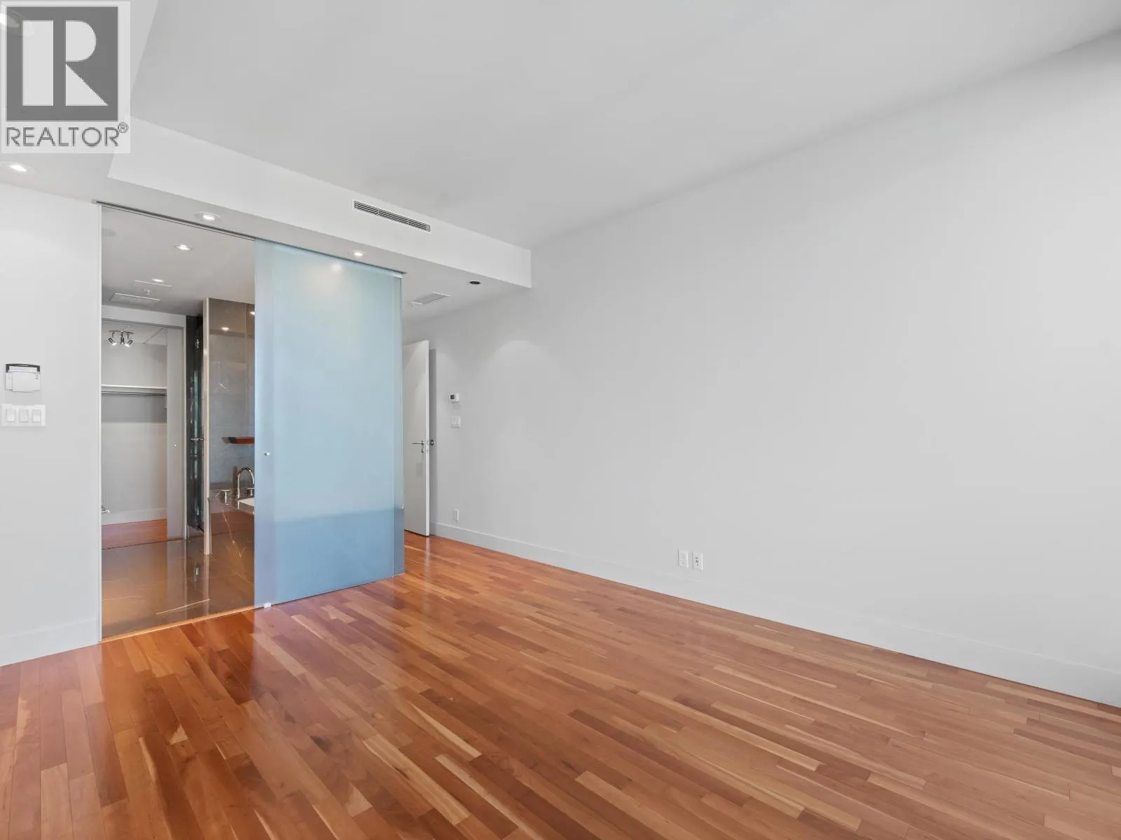 2803 1077 W CORDOVA STREET