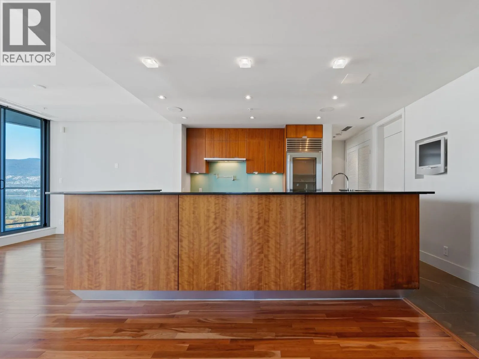 2803 1077 W CORDOVA STREET