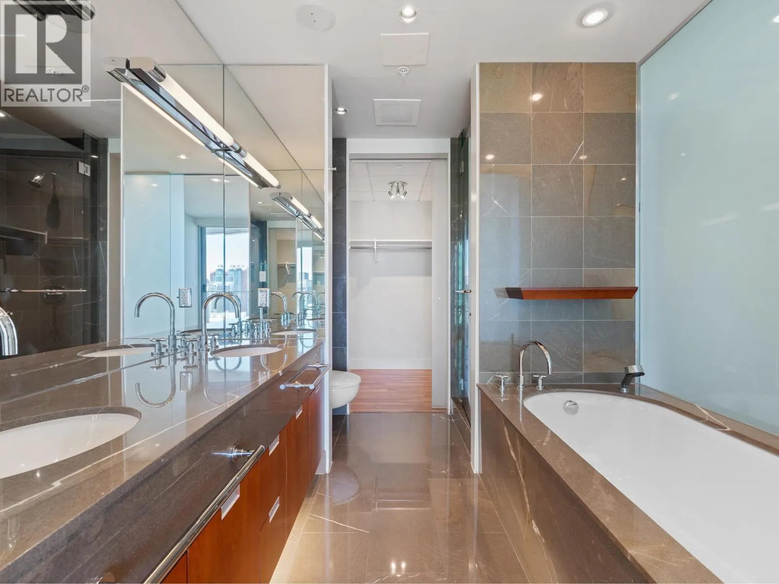 2803 1077 W CORDOVA STREET