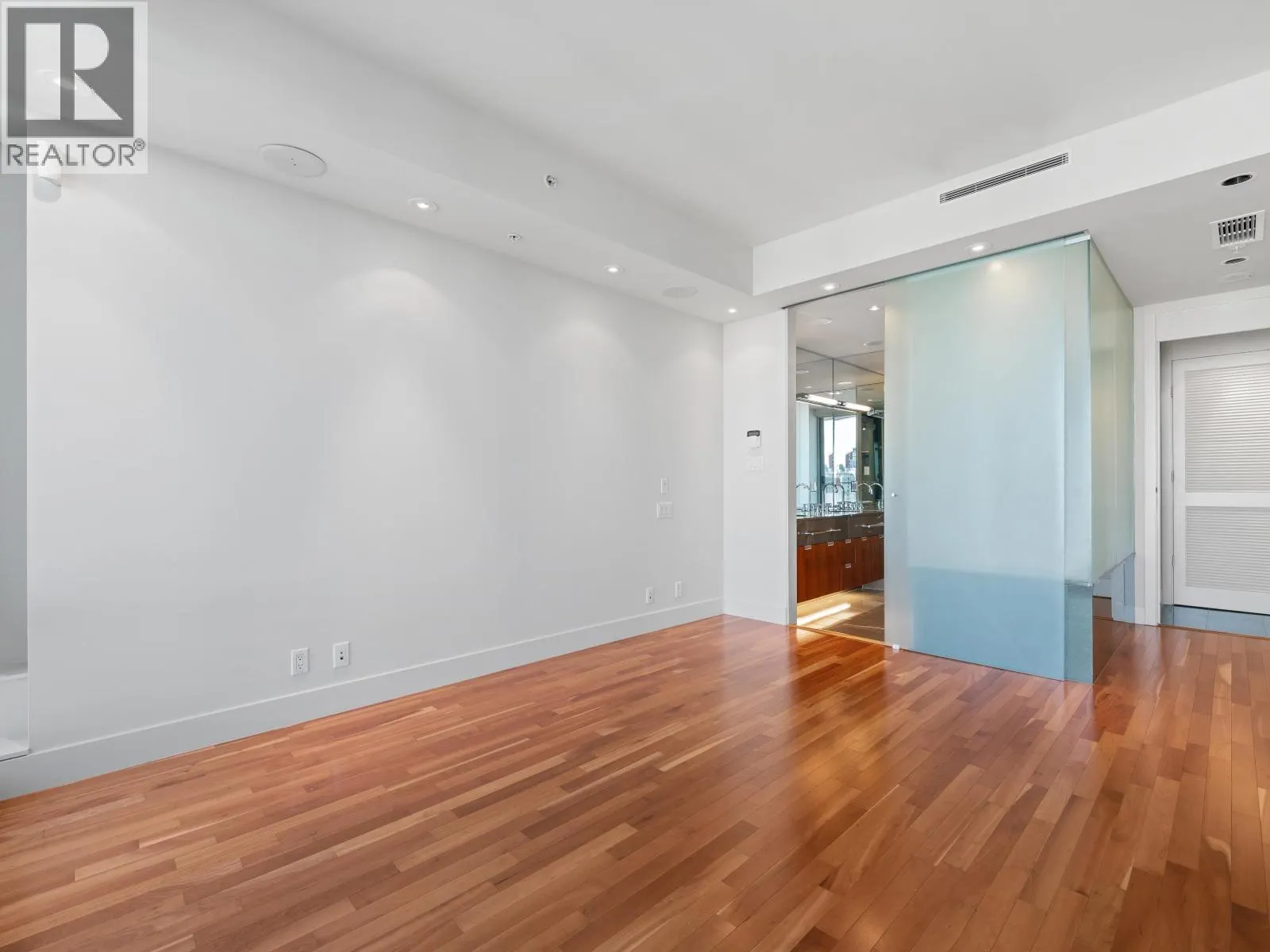 2803 1077 W CORDOVA STREET