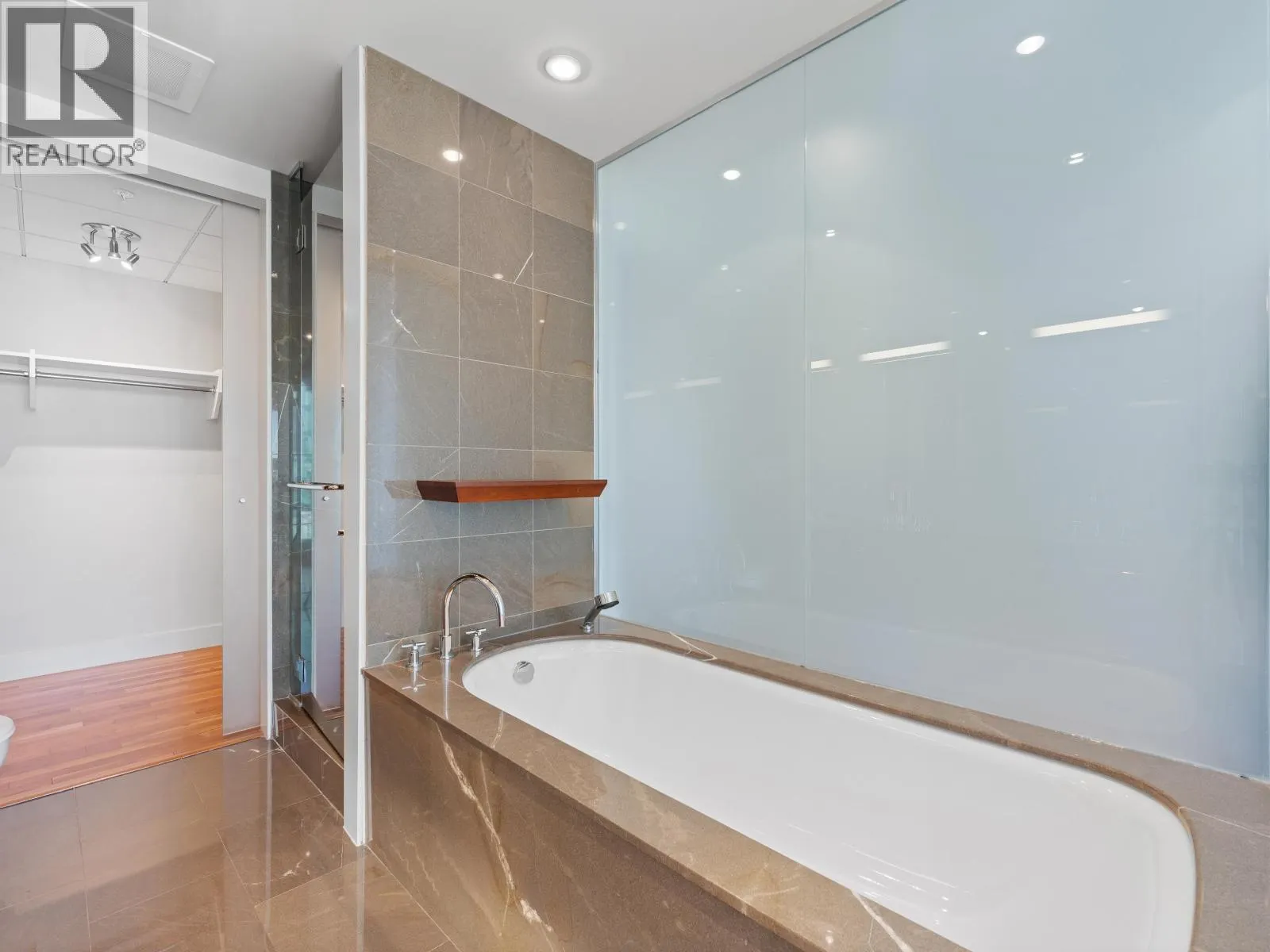 2803 1077 W CORDOVA STREET