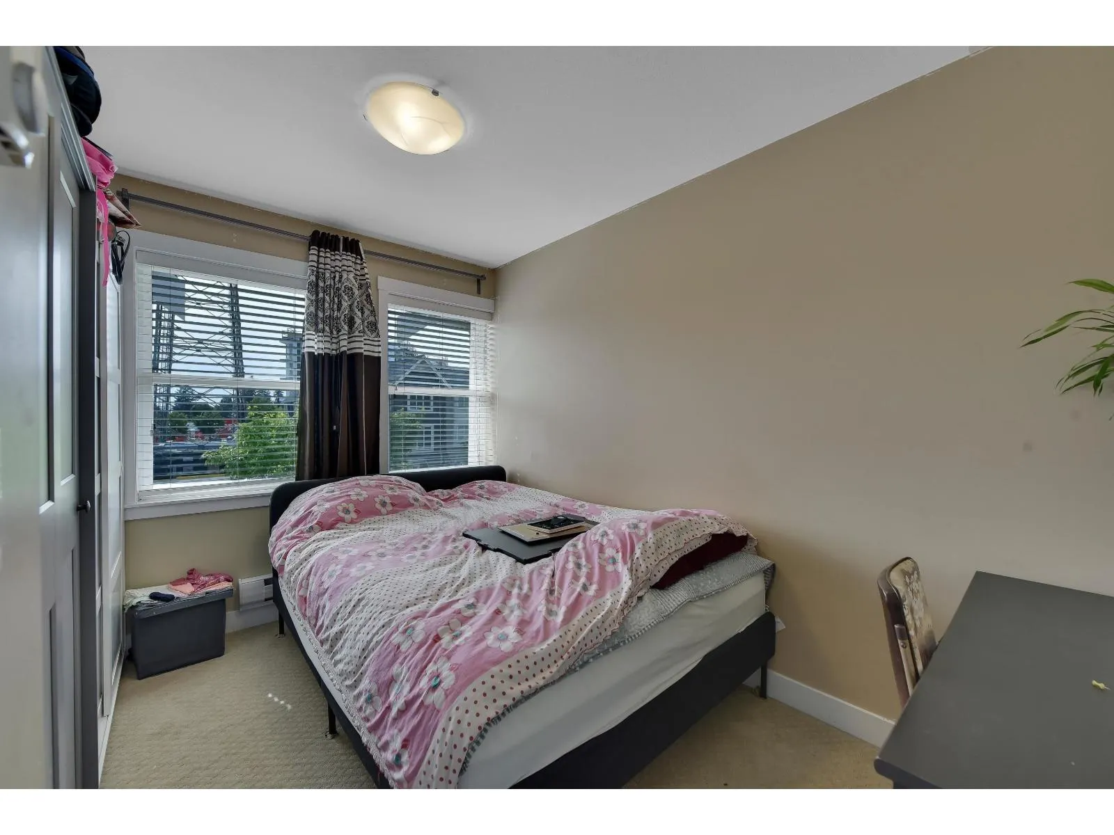 7 8676 158 STREET