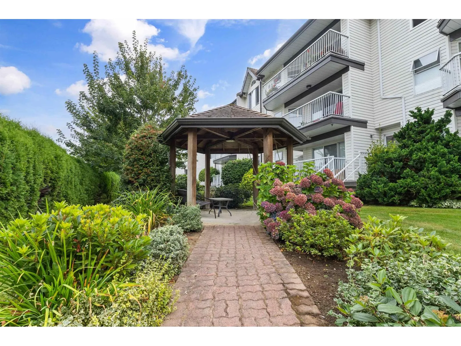 103 33535 KING ROAD