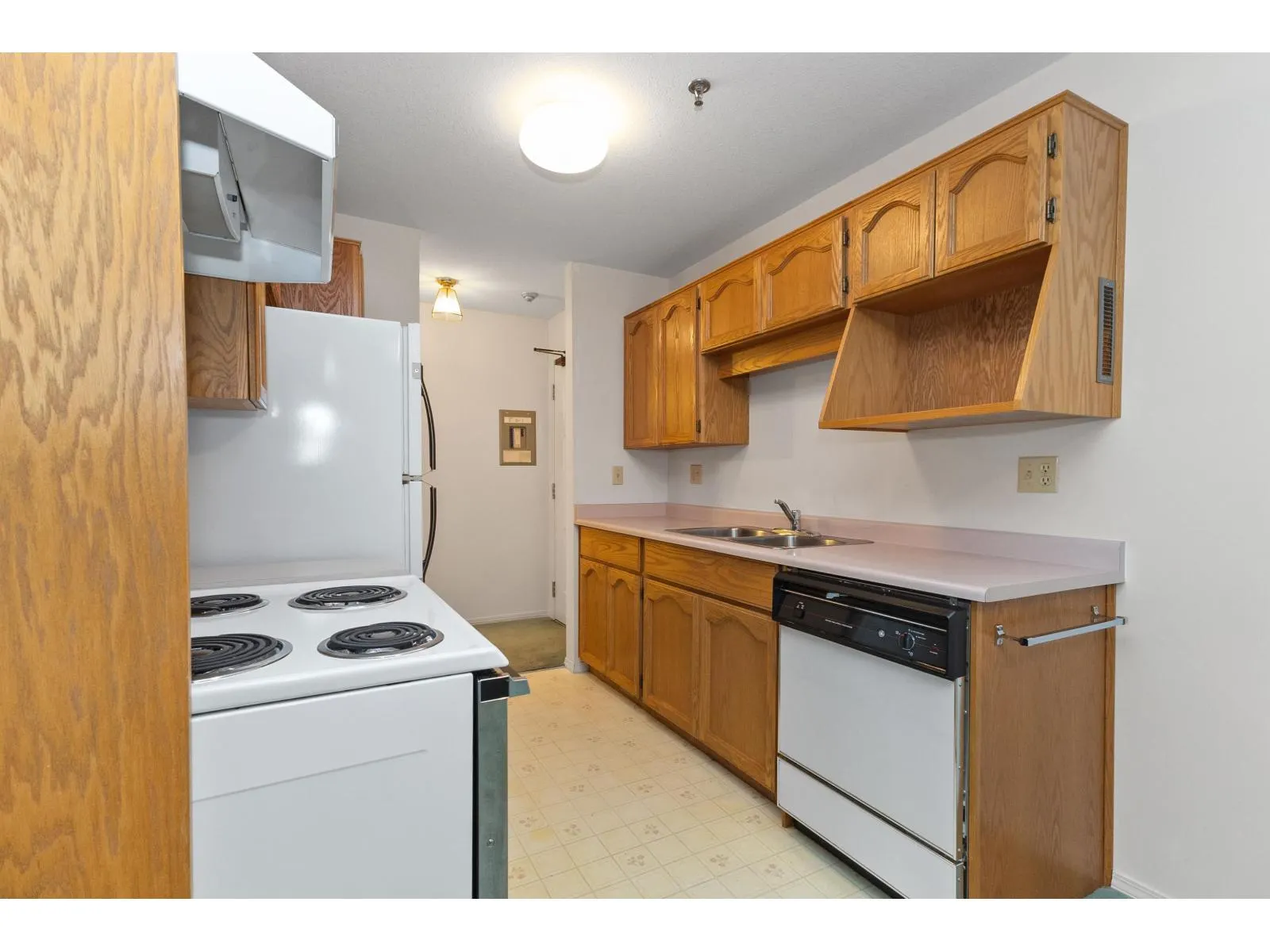 103 33535 KING ROAD