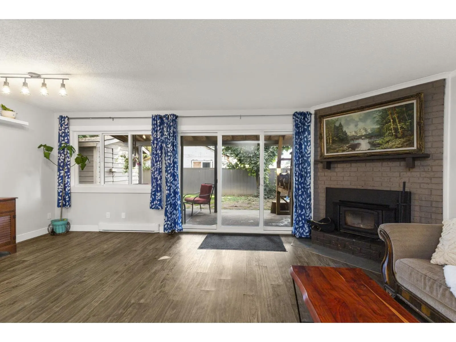 46 46689 FIRST AVENUE|Chilliwack Proper East
