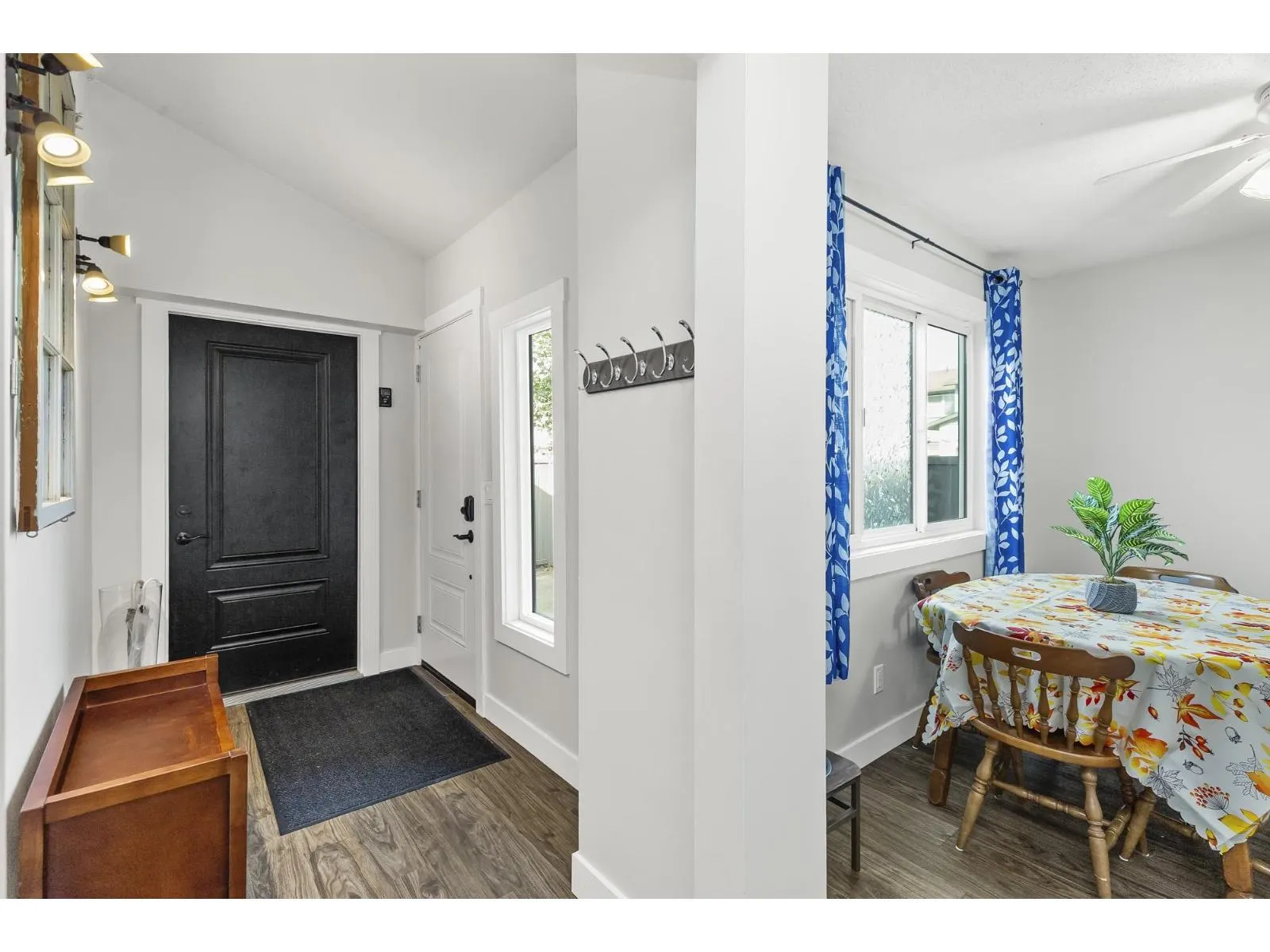 46 46689 FIRST AVENUE|Chilliwack Proper East