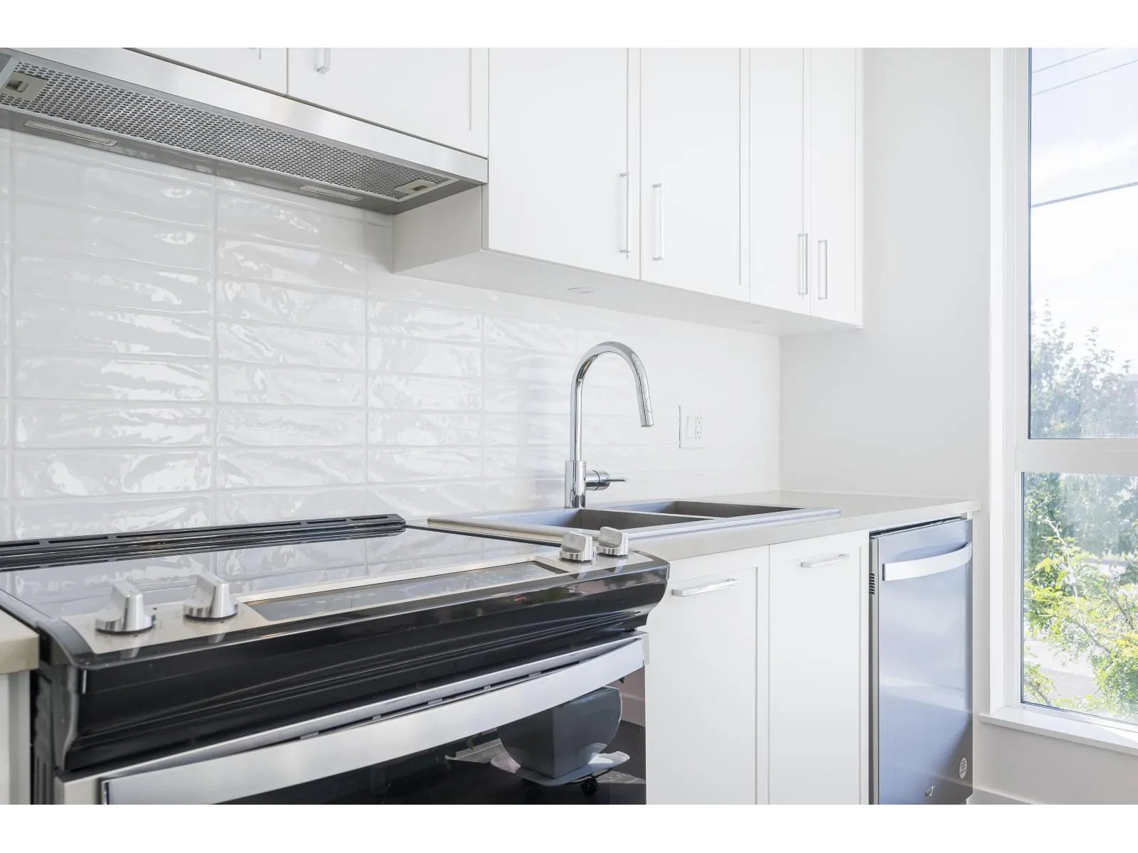 B226 20834 80 AVENUE