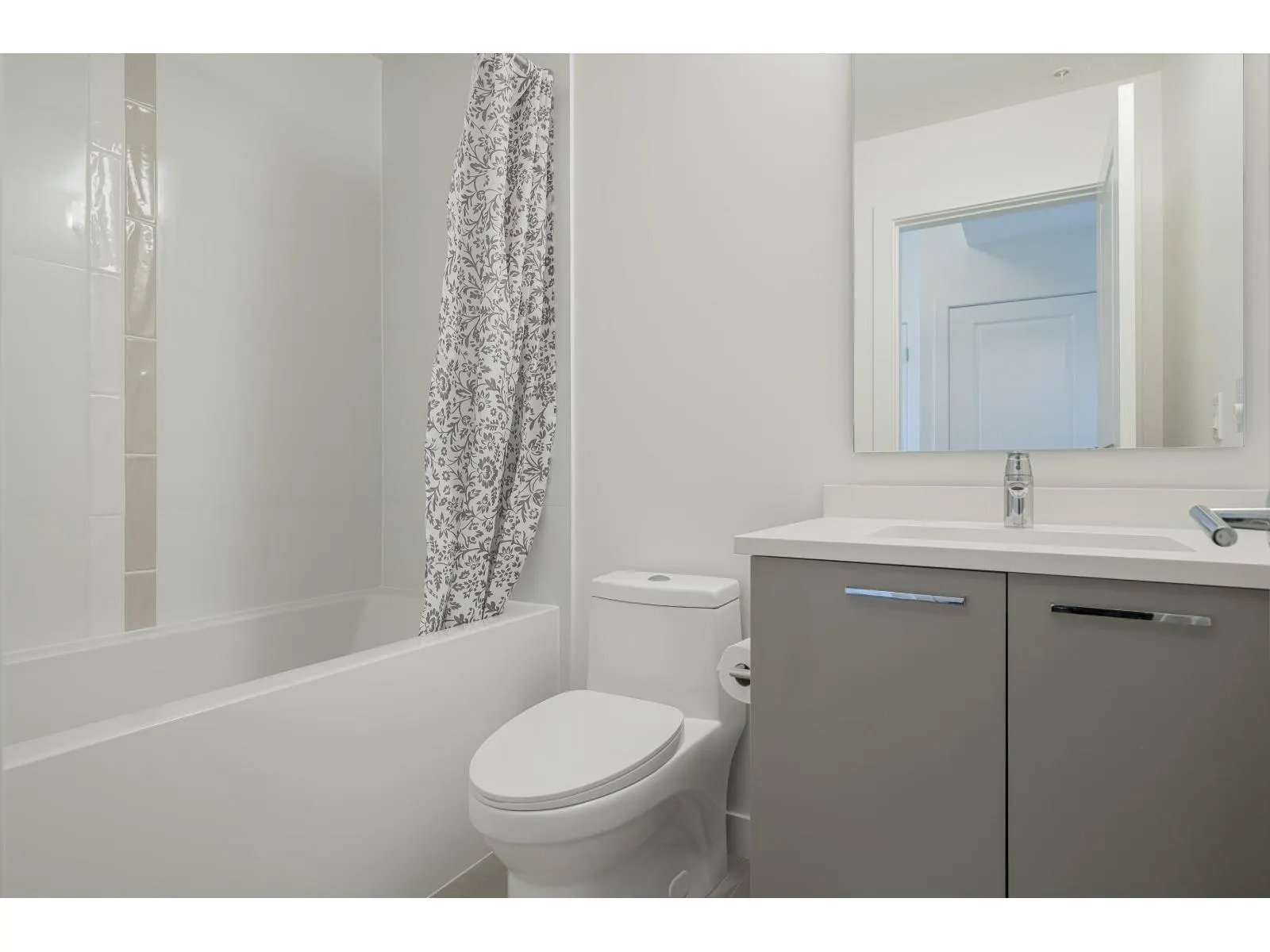 B226 20834 80 AVENUE