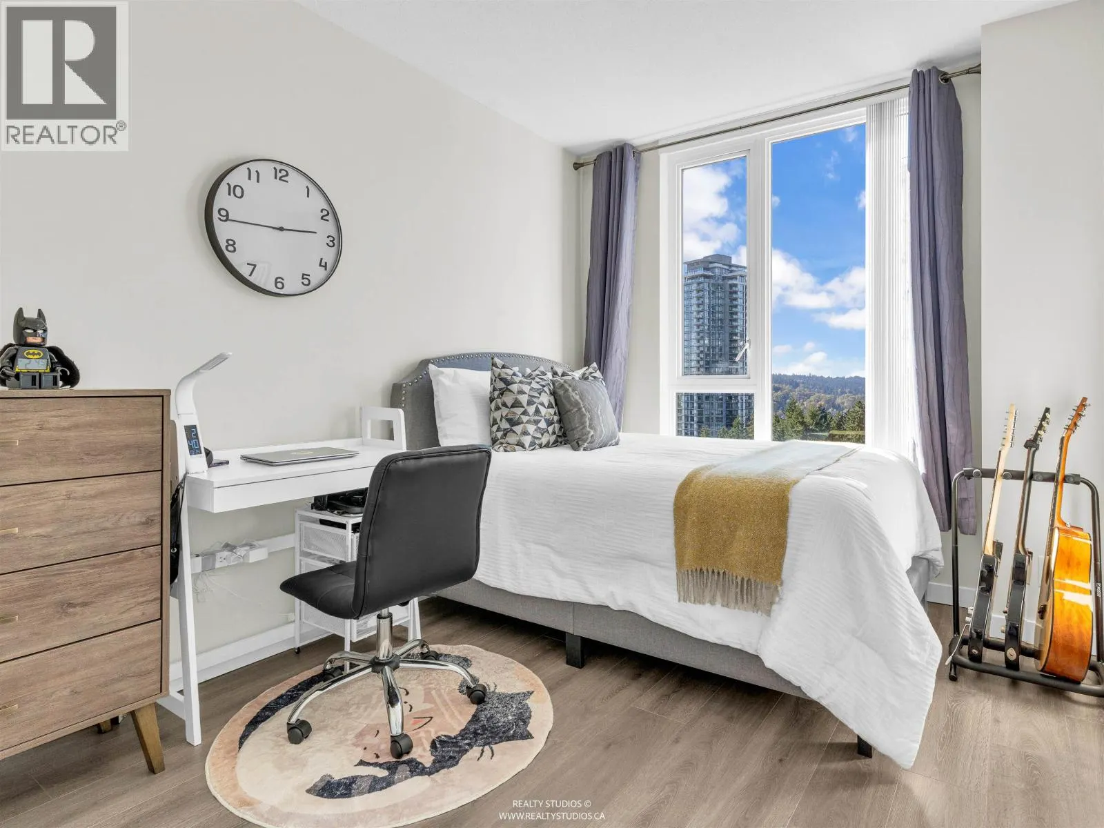 1905 3100 WINDSOR GATE