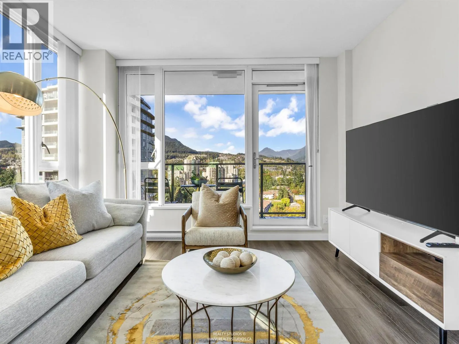 1905 3100 WINDSOR GATE