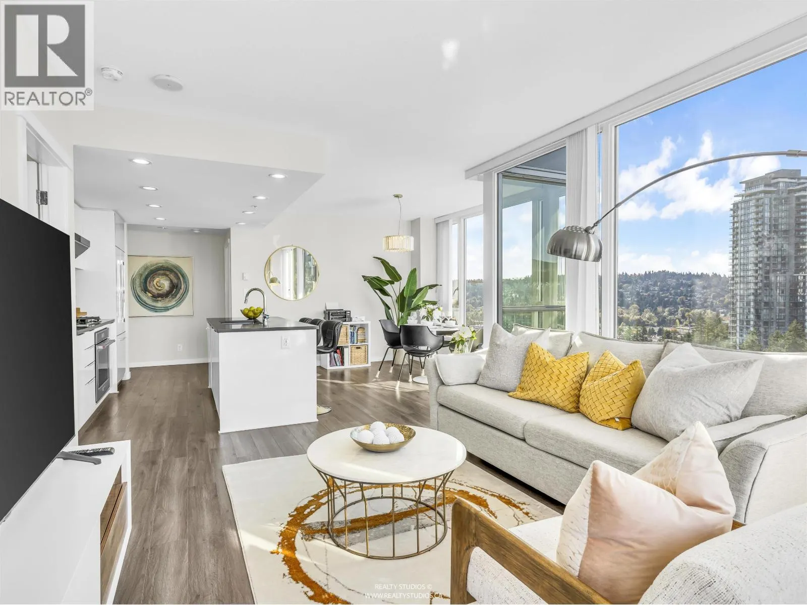 1905 3100 WINDSOR GATE