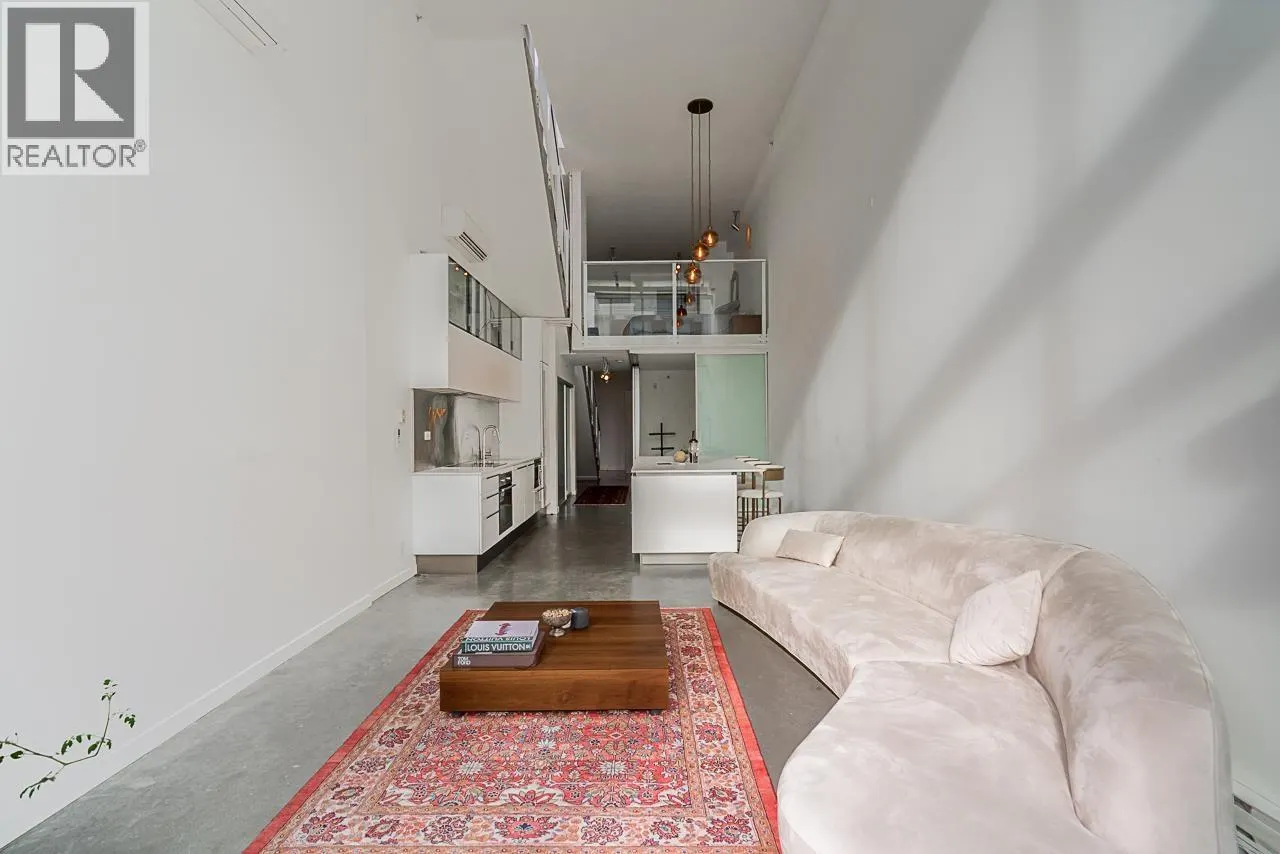 PH609 53 W HASTINGS STREET