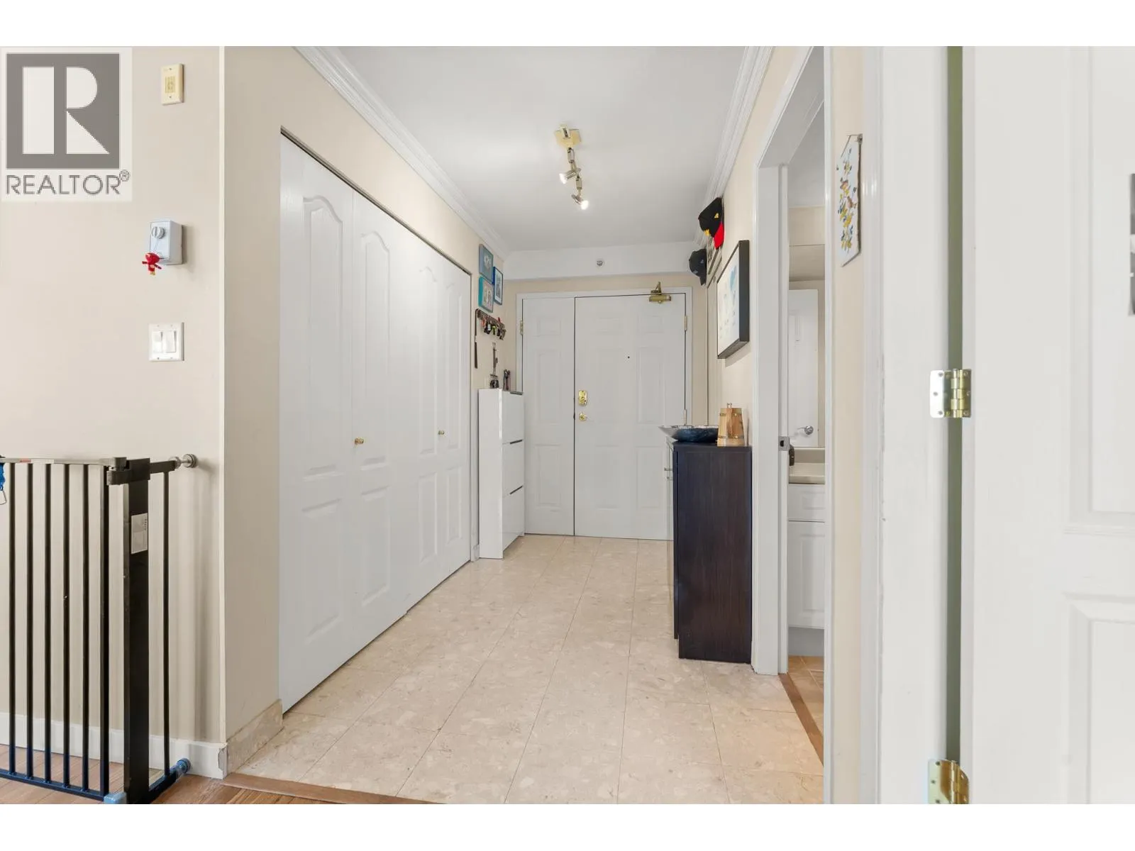 316 5880 DOVER CRESCENT