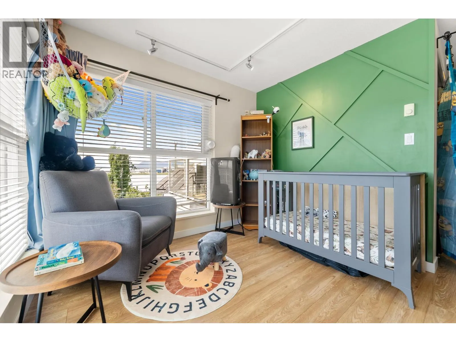 316 5880 DOVER CRESCENT