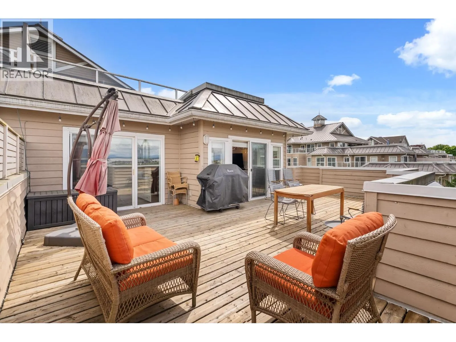 316 5880 DOVER CRESCENT
