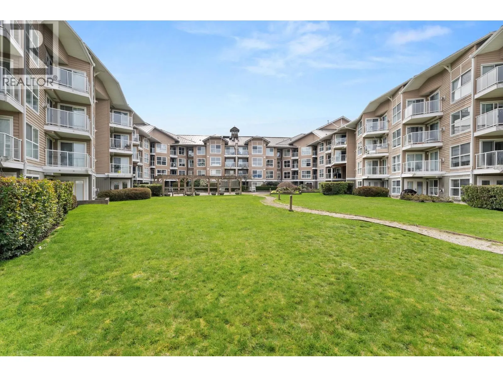 316 5880 DOVER CRESCENT