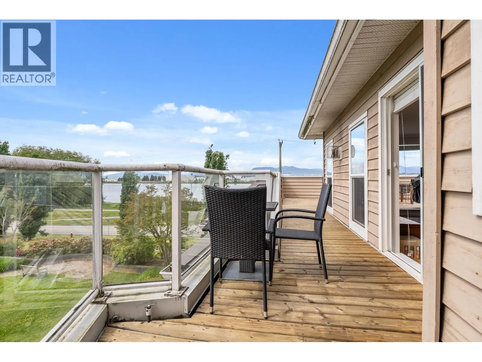 316 5880 DOVER CRESCENT