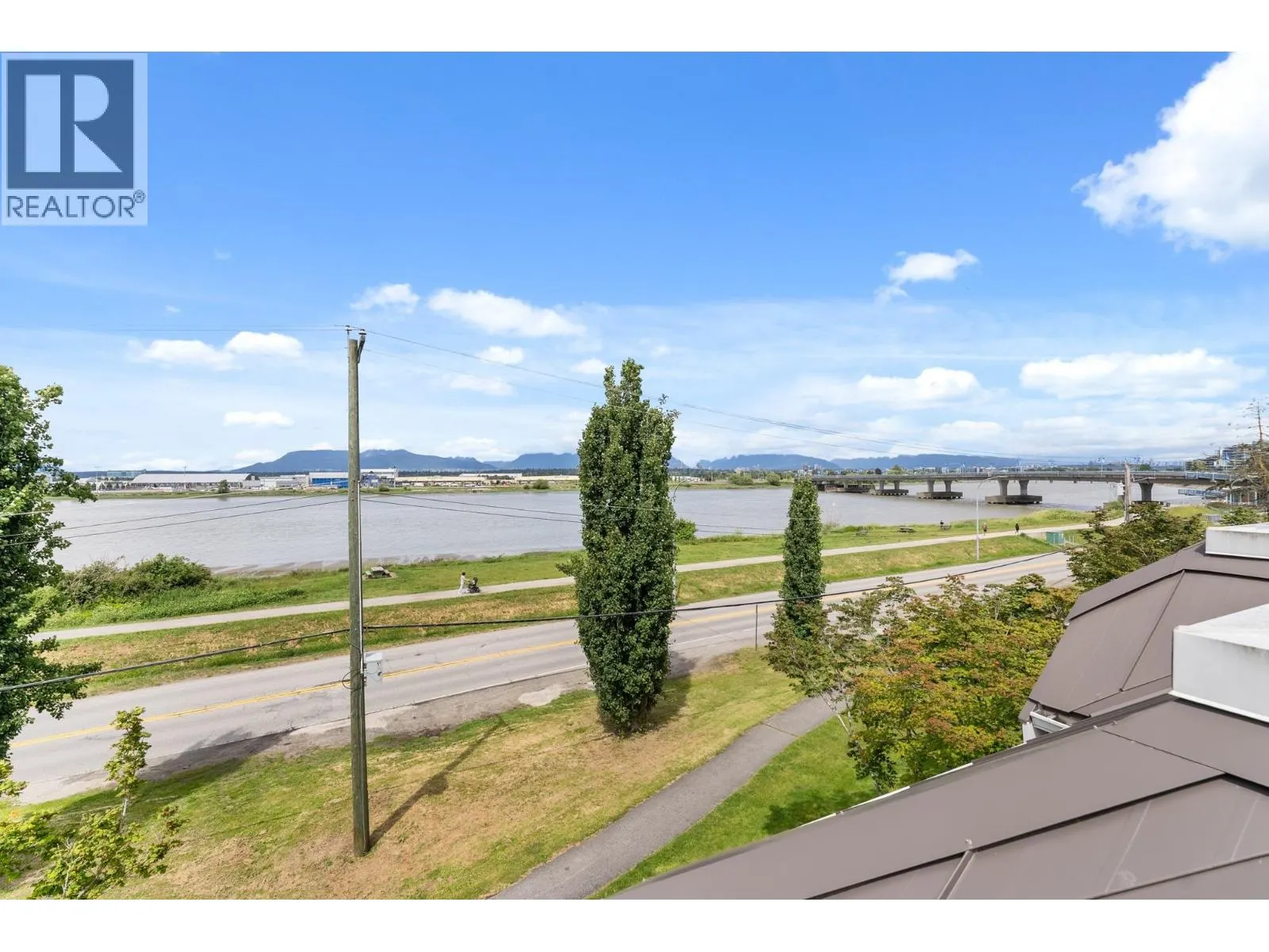 316 5880 DOVER CRESCENT