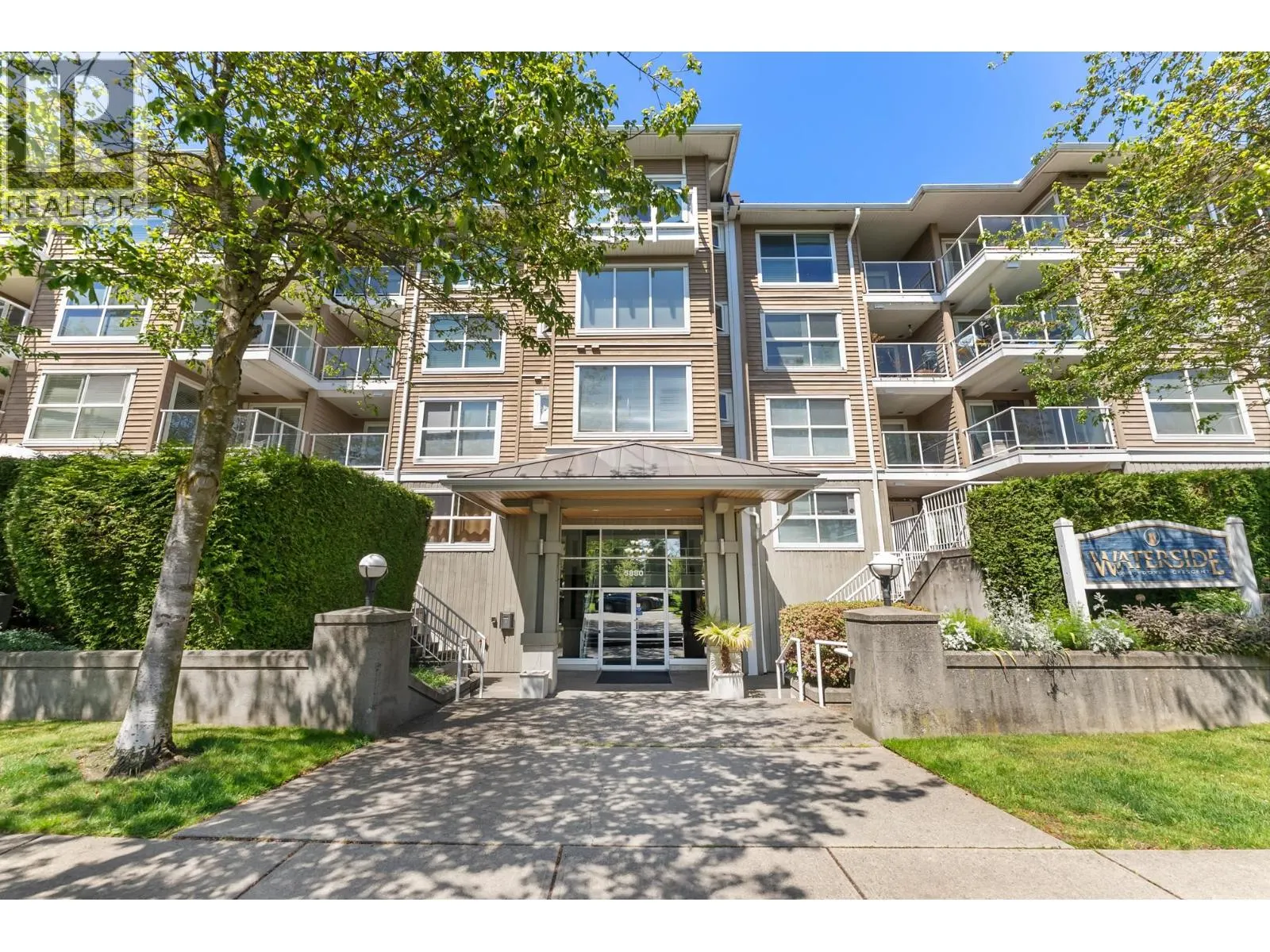 316 5880 DOVER CRESCENT