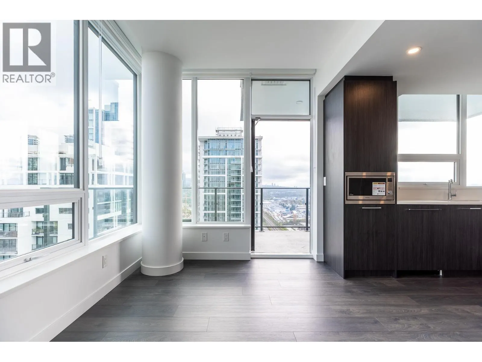 2501 2425 ALPHA AVENUE