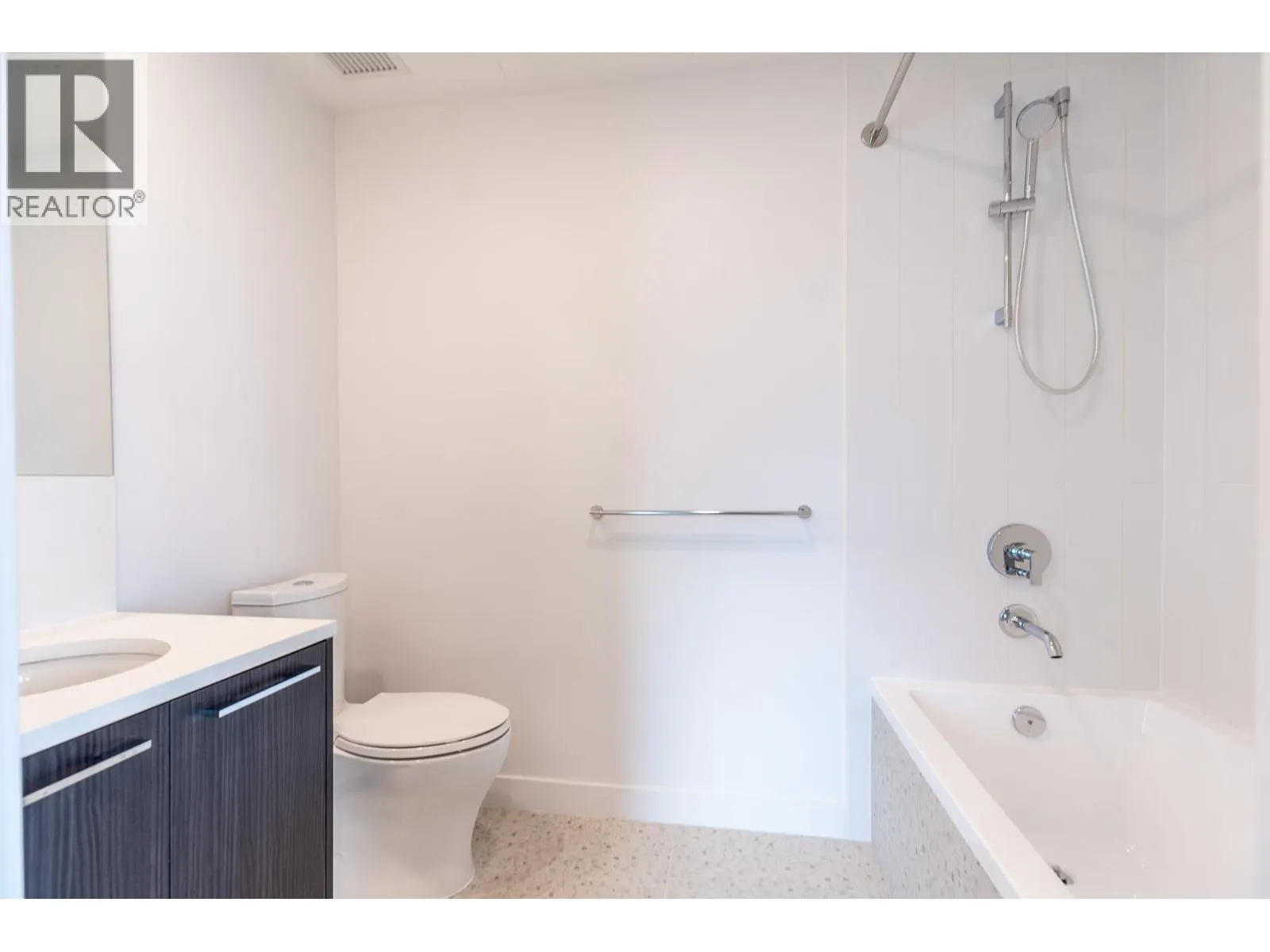 2501 2425 ALPHA AVENUE