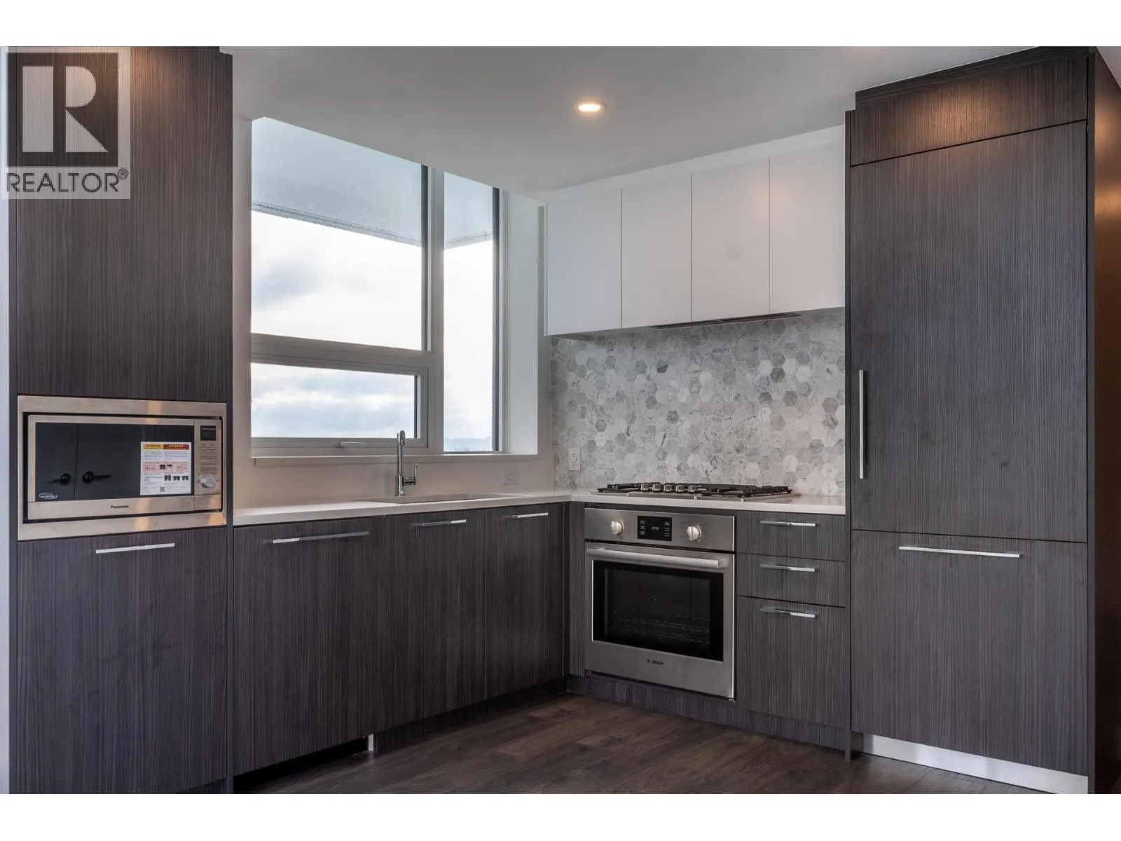 2501 2425 ALPHA AVENUE