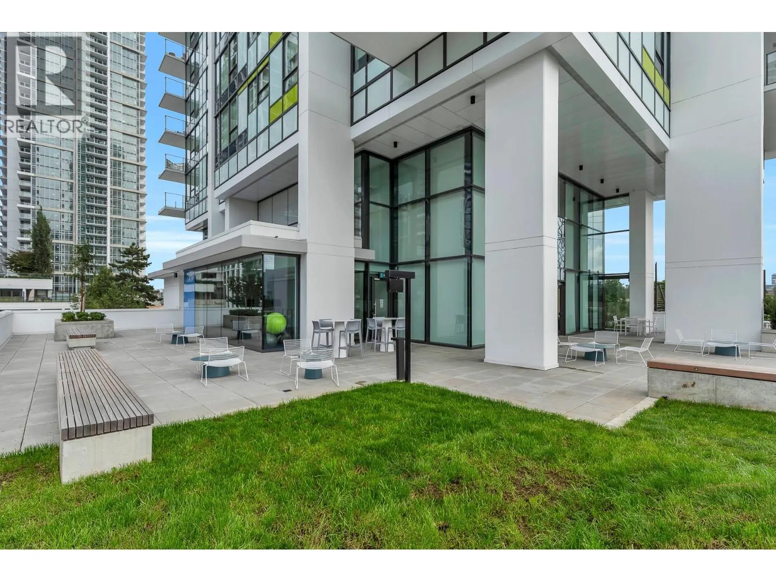 2501 2425 ALPHA AVENUE