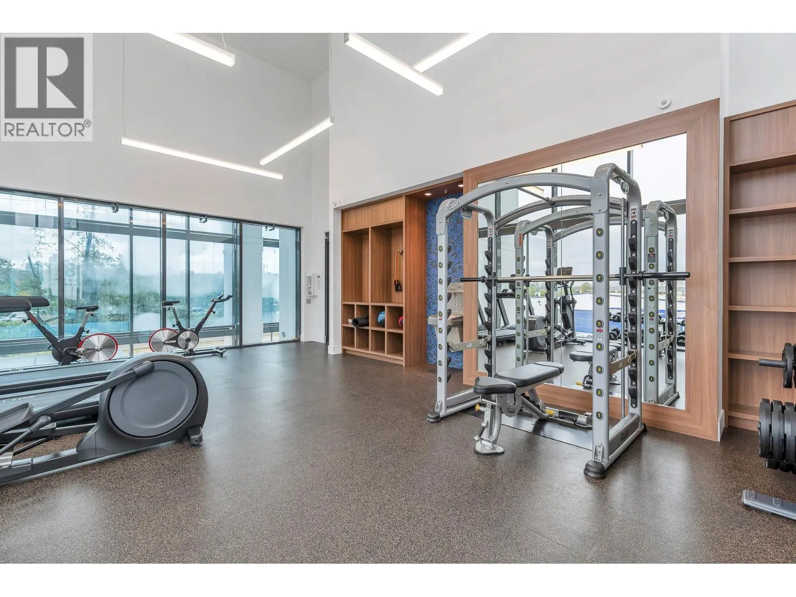 2501 2425 ALPHA AVENUE