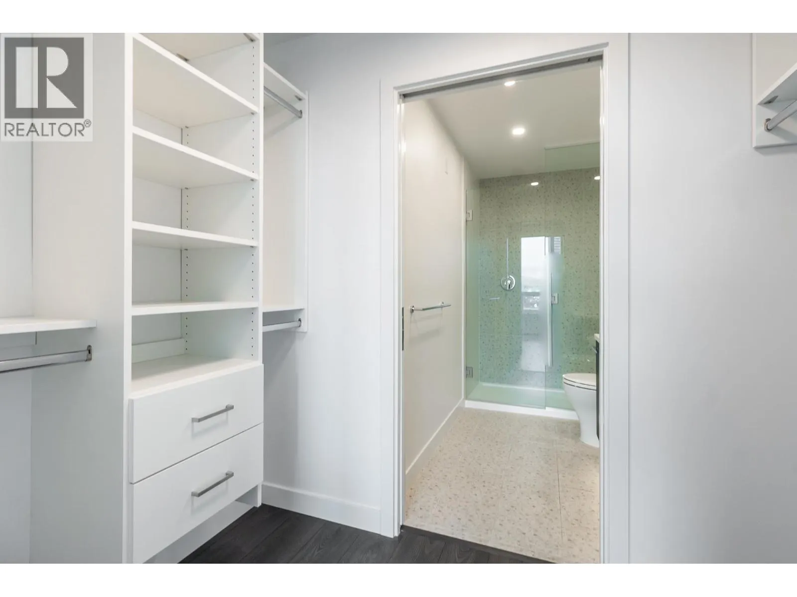2501 2425 ALPHA AVENUE