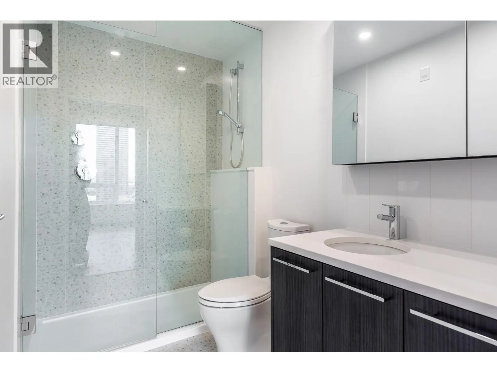 2501 2425 ALPHA AVENUE