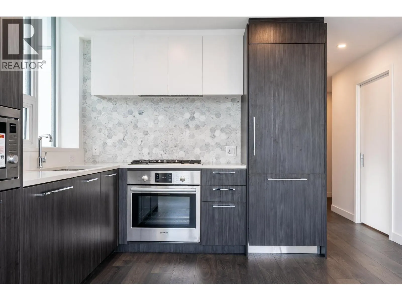 2501 2425 ALPHA AVENUE
