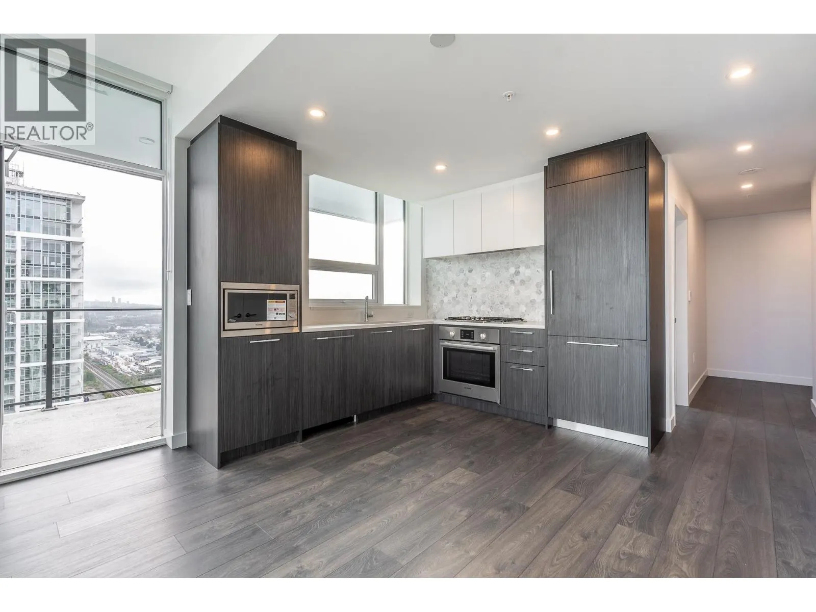 2501 2425 ALPHA AVENUE