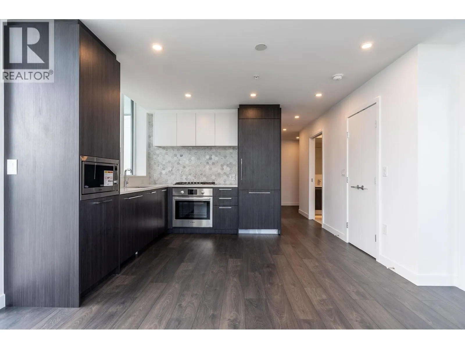 2501 2425 ALPHA AVENUE