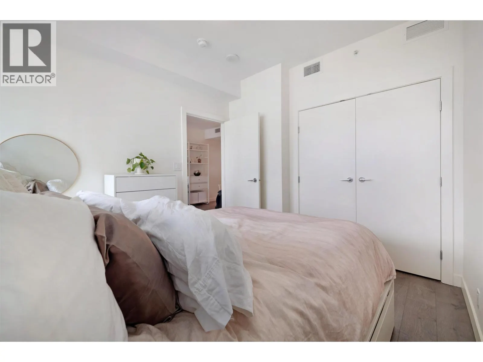 1401 5051 IMPERIAL STREET