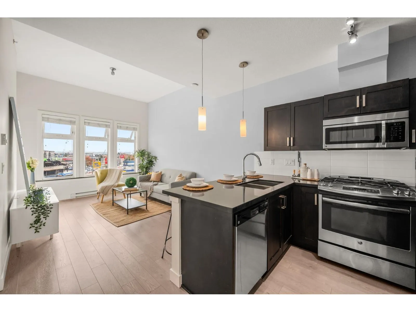 409 20078 FRASER HIGHWAY