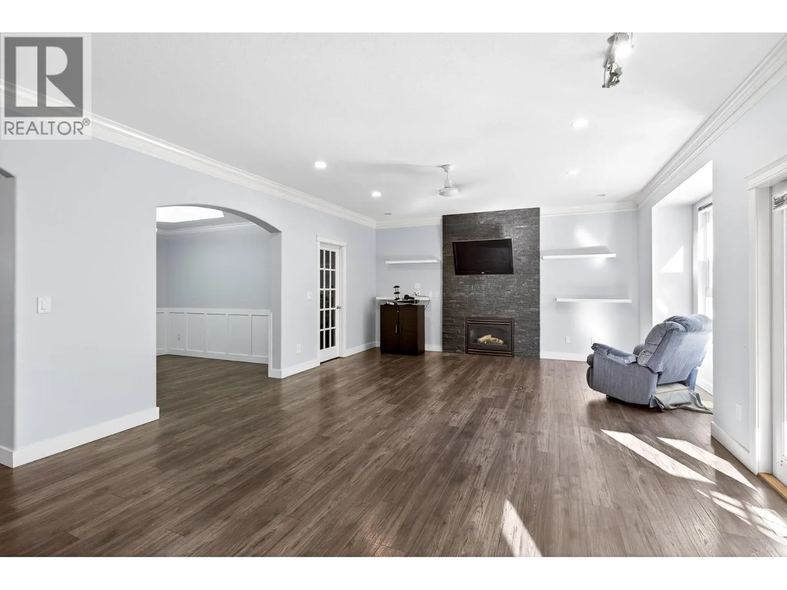 1118 11497 236 STREET
