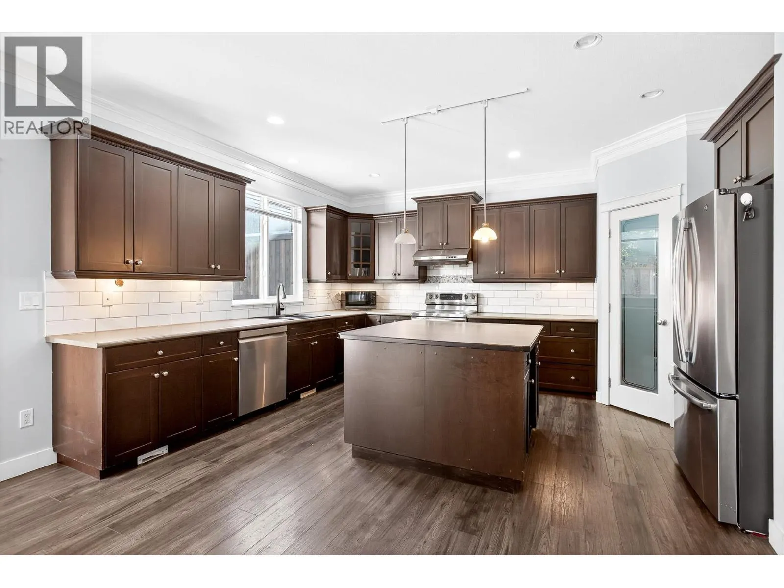 1118 11497 236 STREET