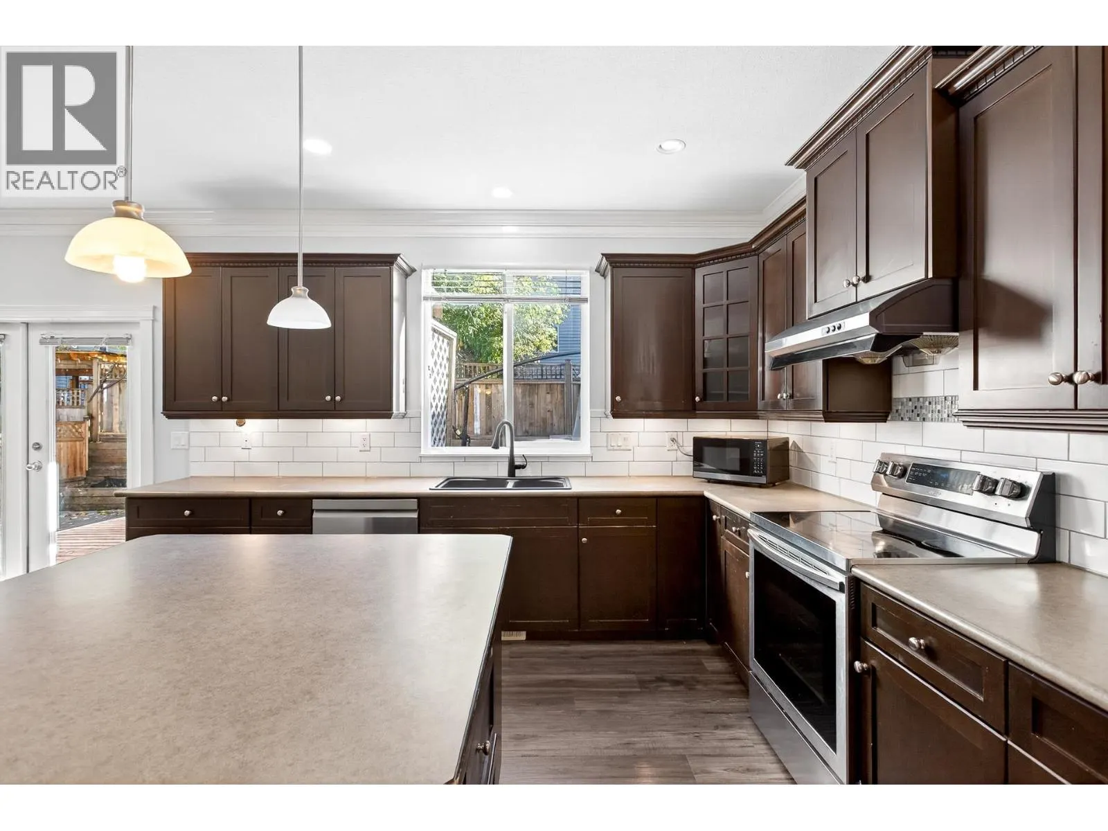 1118 11497 236 STREET