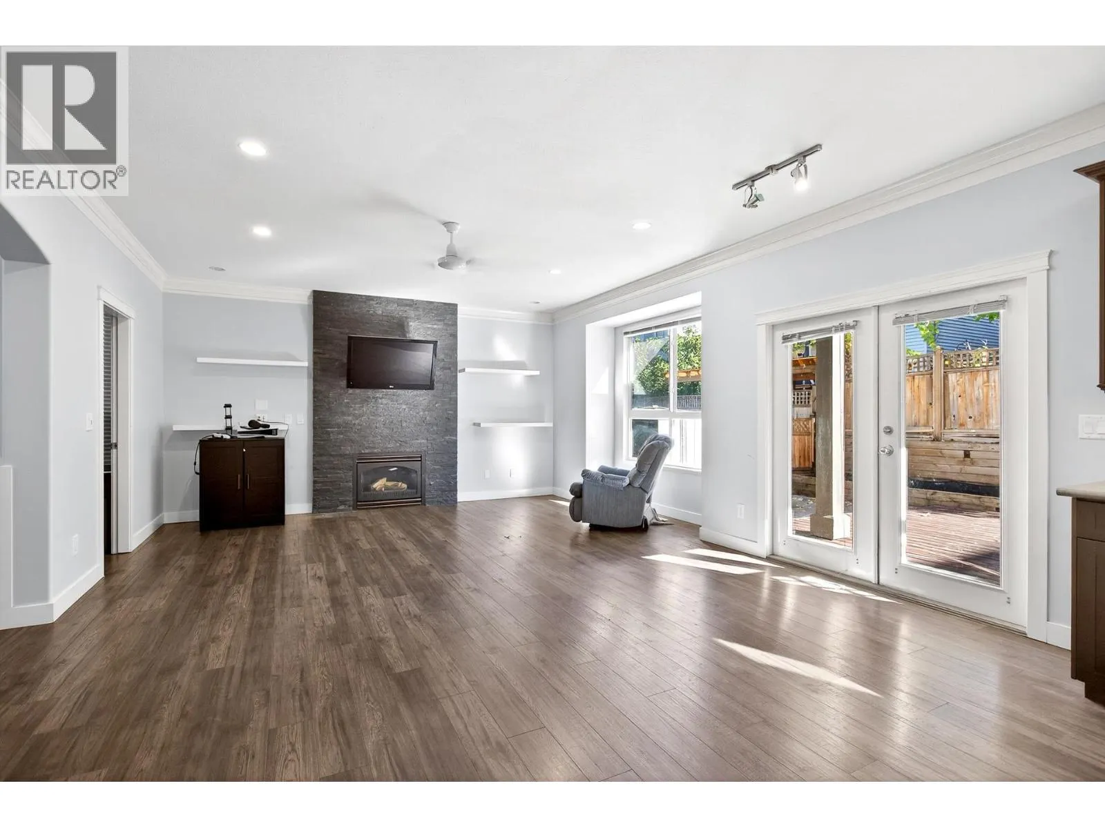 1118 11497 236 STREET